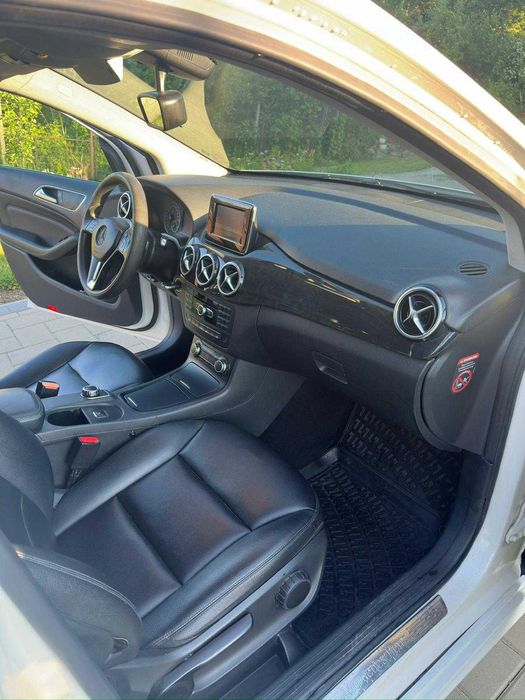 Mercedes B180 CDI Automat 2013 – Piele, Întreținut