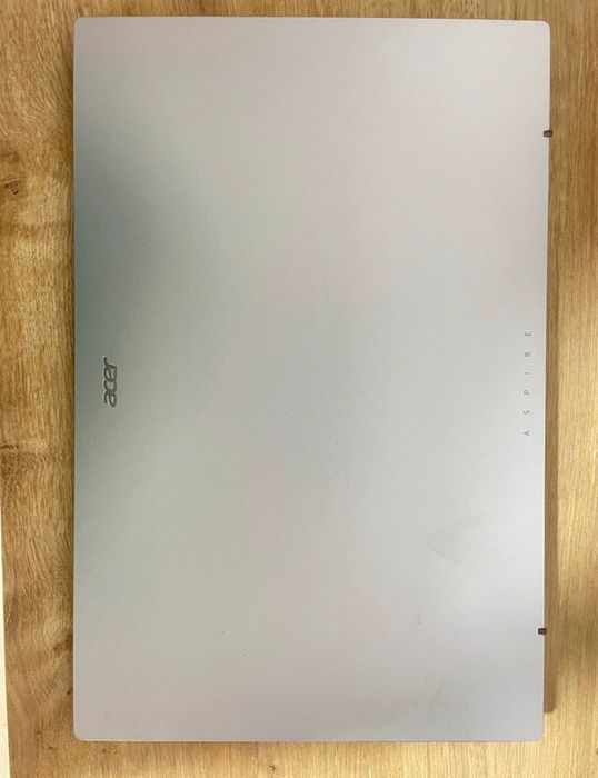 Vând laptop Acer Aspire 3
