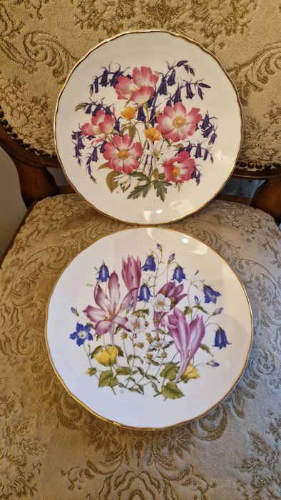 Royal Albert– костен порцелан.