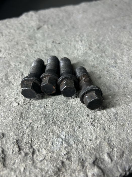 Болты маховика мазда 6. Мпв 2.