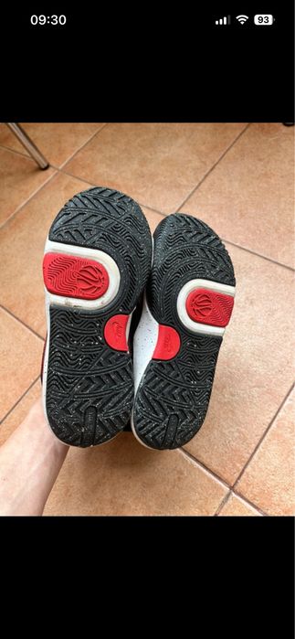 Adidasi Nike marime 33