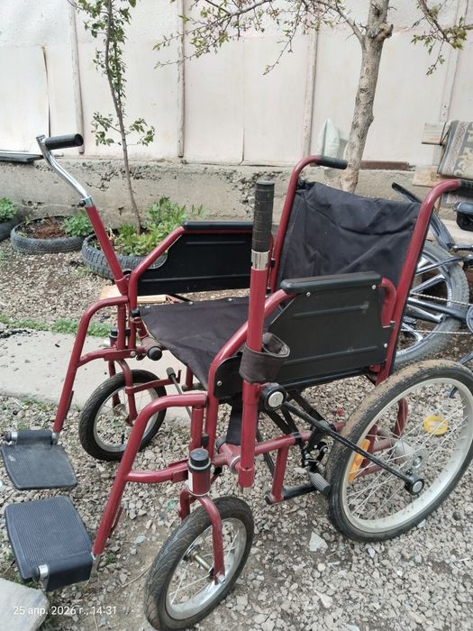 Продам инвалидную коляску