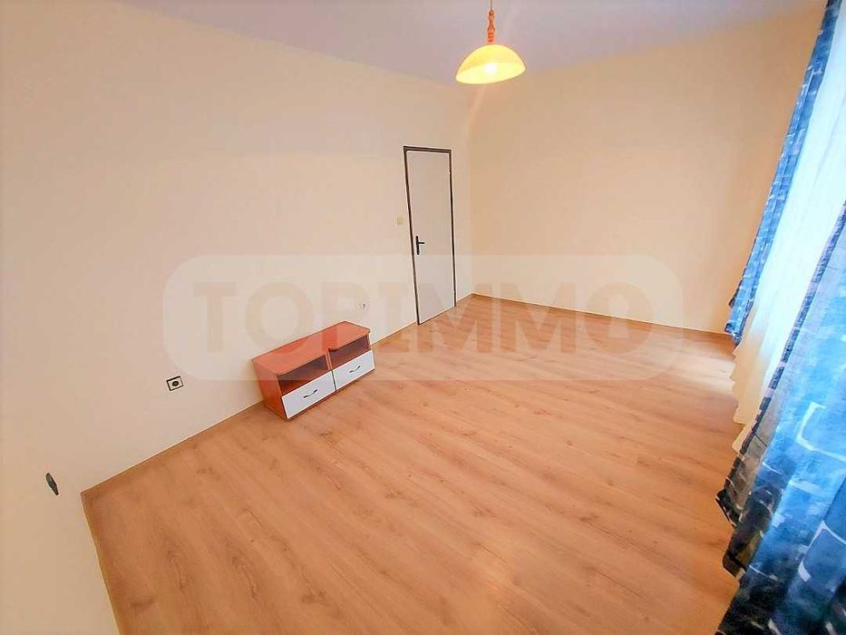 Дава се под наем Тристаен апартамент в Варна, Общината - 130 кв.м за 510 € - Снимка #13