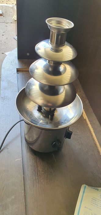 Вытяжка,  телевизор,  шоколадный фонтан