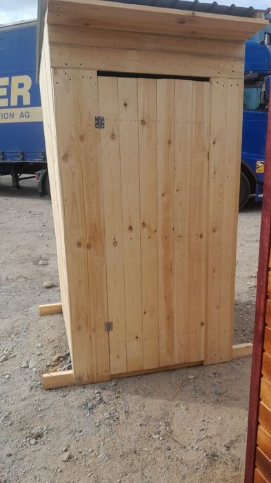 Уличный туалет для дачи