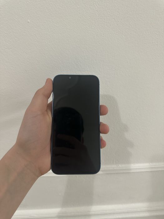 Продам iPhone 13