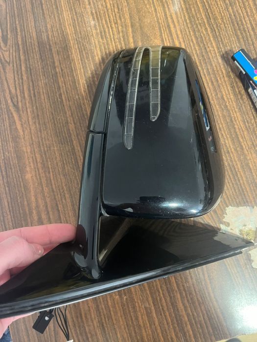 Vând oglinda dreapta e class w212