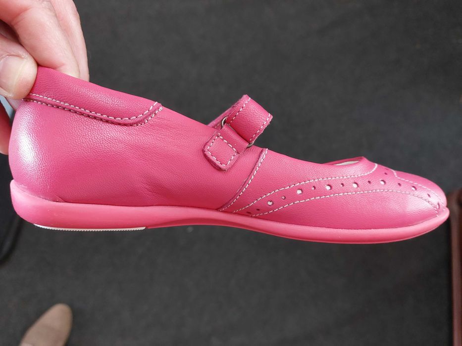 vând pantofi piele si sandale, bocanci