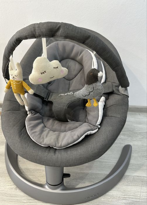 Balansoar Nuna LEAF cu bară de jucării