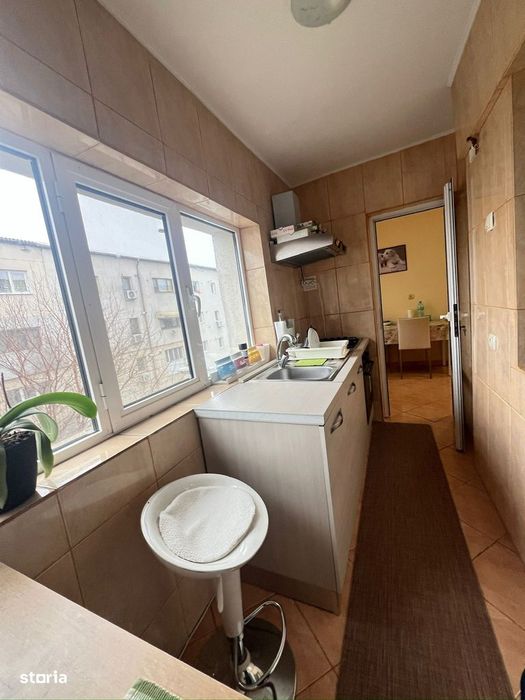 Apartament 2 camere  Bd Bucuresti  - etaj 3/4 - 54 mp - 65000 euro