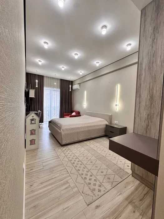 Новостройка, 3/6/10, 88м2 + Балкон, метро Минор