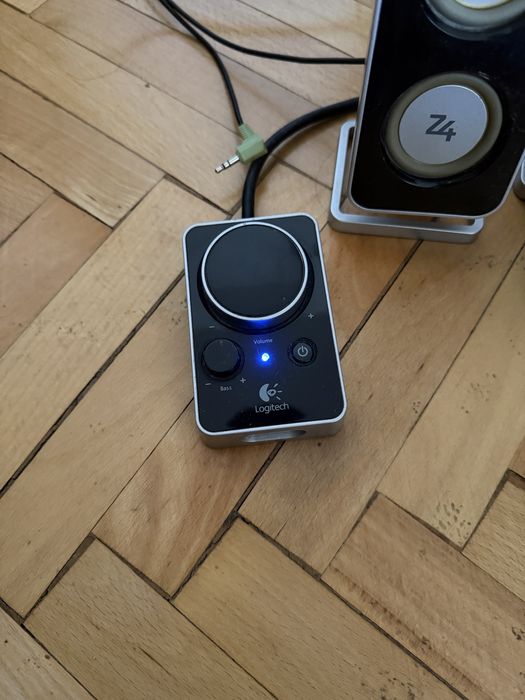 Boxe Logitech Z4