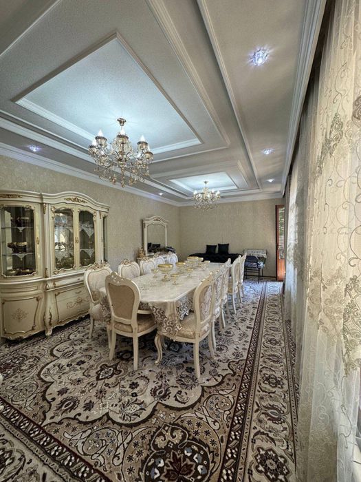 uchastka 4 sotix. shaxar markazida.