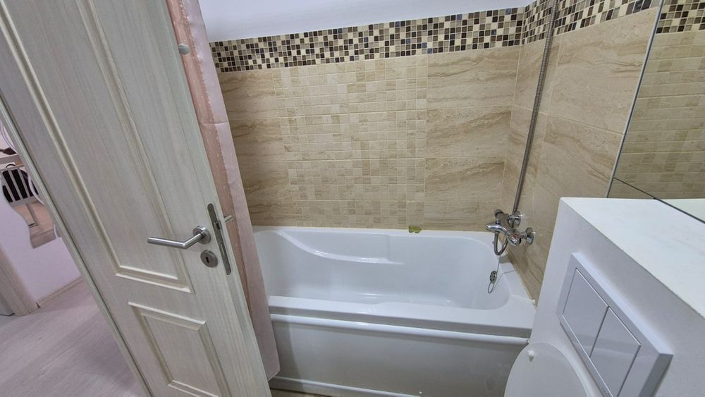 Închiriez apartament cu 2 camere,  str Onestilor 400 Euro