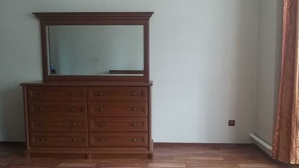 Продам спальный гарнитур