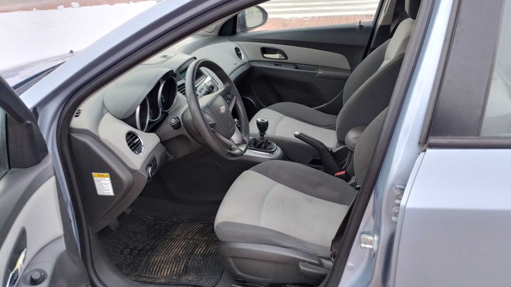 Chevrolet Cruze 1.6 LS Avariat parte spate