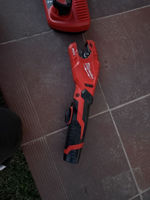 Ferastrau tevi Milwaukee m 12 PCSS