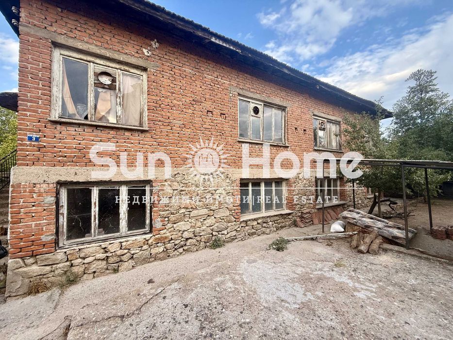 Продава се Къща в Харманли - 316 кв.м за 231 €/кв.м - Снимка #1