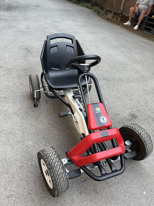 Детска количка с педали