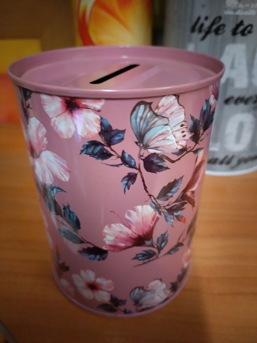 Метална ретро касичка с цветя от Париж