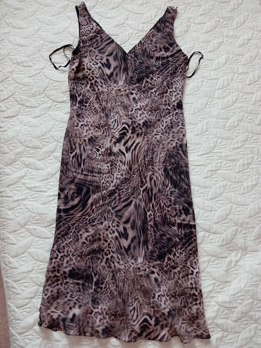 Юбка, көйлек сатылады