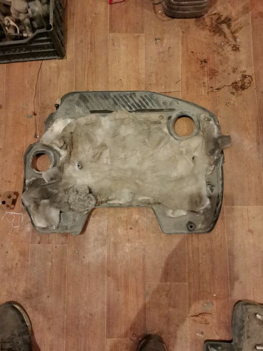 Мазда 6 GG, крышка двигателя RF5C.