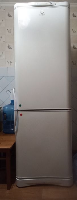 Продам холодильник Indesit C138G. 185/60/66,5
