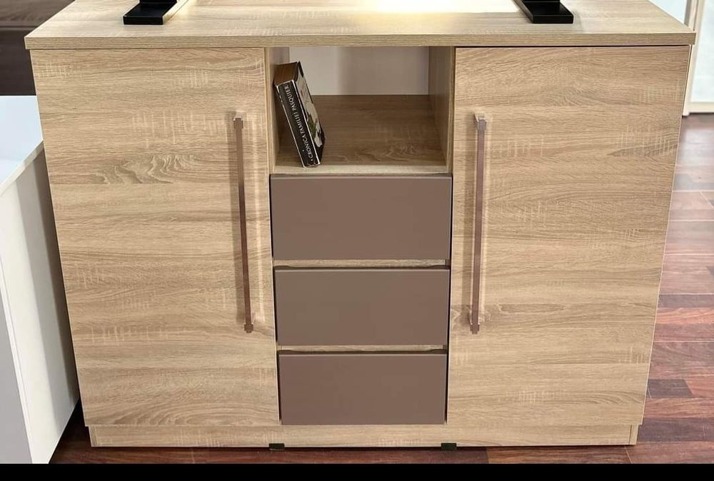 Dulap și comodă  culoare crem