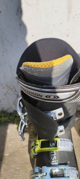 Продават се  запазени  ски  обувкu SALOMON  X WAVE