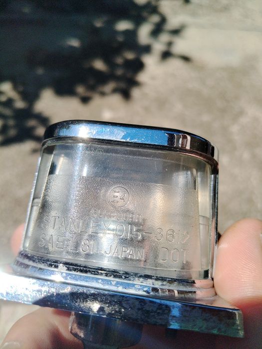 Стойка за номер и плафон за Хонда Втх 1300/1800