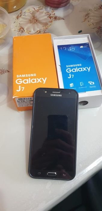 Samsung J7 2015. 2 сим