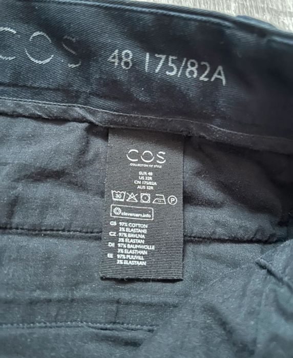 Vând pantaloni COS bărbați, M 90 lei