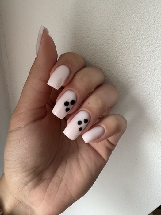 Manichiură Brasov - unghii cu gel, semipermanent