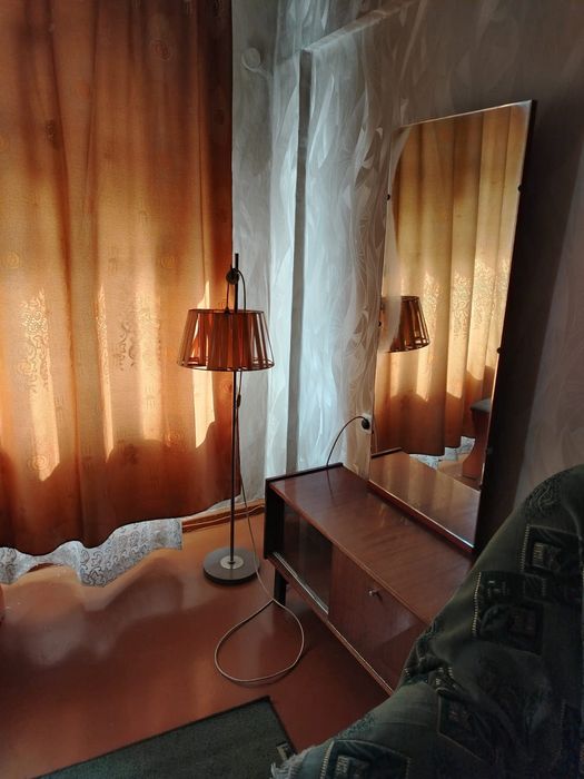 Трюмо с зеркалом