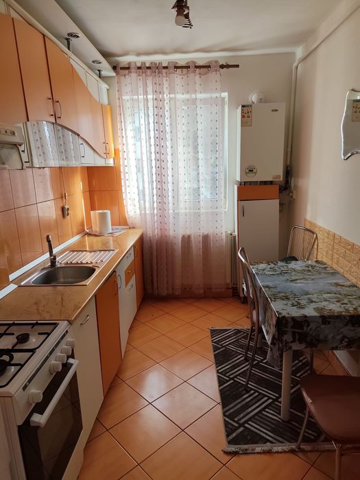 Închiriez apartament 2 camere - ALEEA TRANDAFIRILOR - impecabil