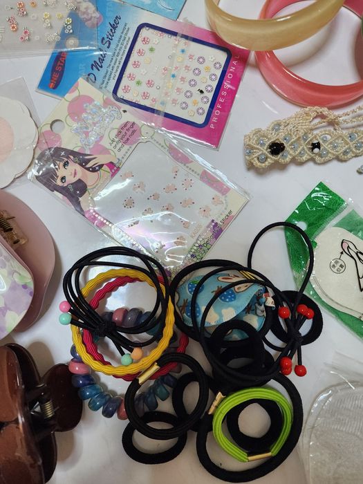 Заколки, резинки, браслеты