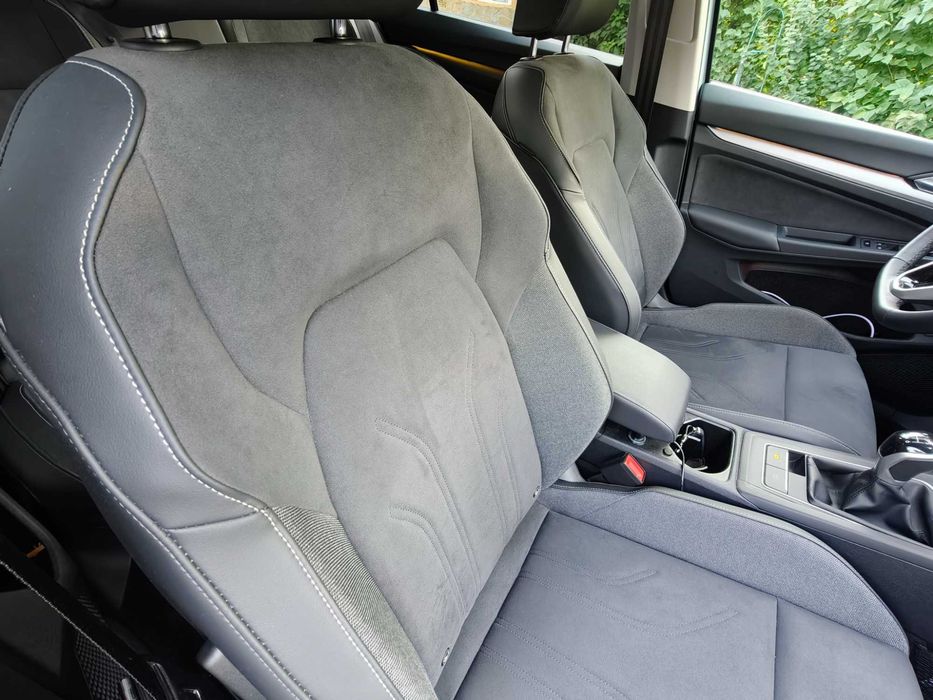 VW Golf 8.5 Facelift (2024)–1.5 TSI (4 cilindri) 150 CP–Cutie manuală