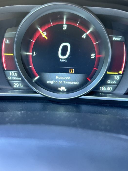 CITITI CU ATENTIE!! Vand Volvo V 40  Automat ,1.6 diesel 115 CP
