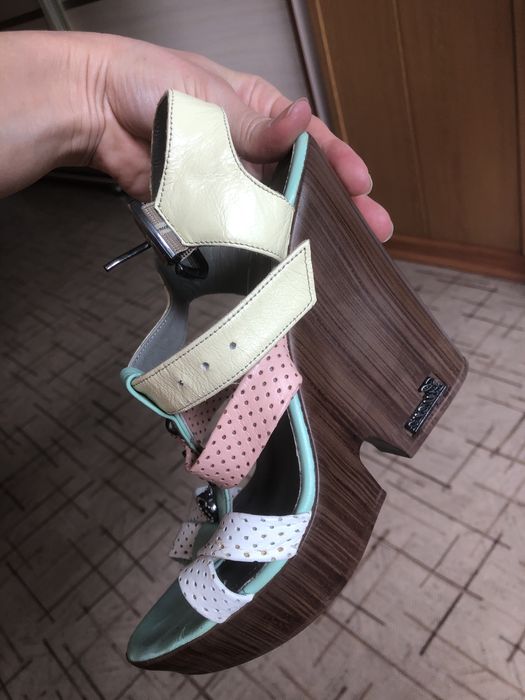 Стильные летние босоножки