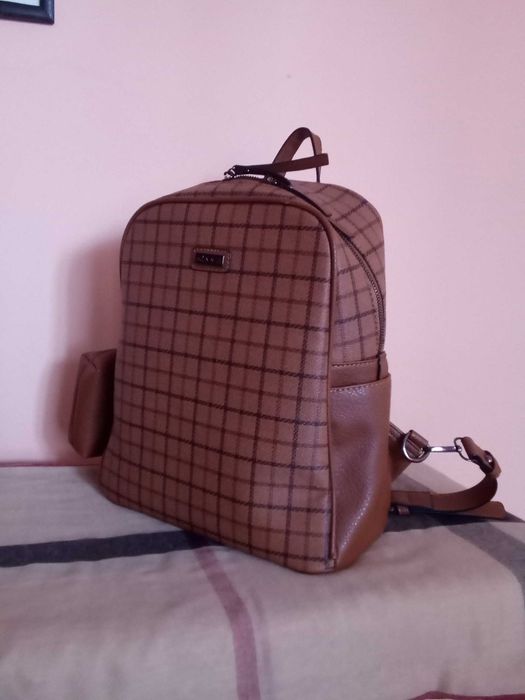 Кафява дамска раница Doca