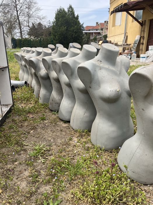 Манекени за дрехи