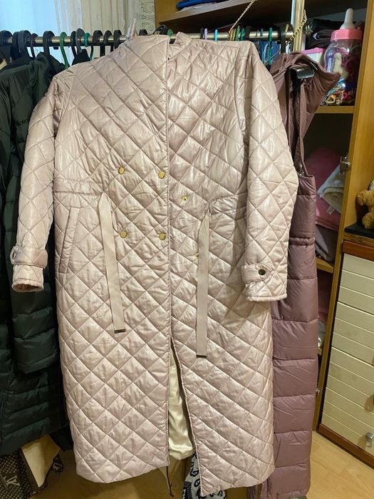 Продам пальто .Цвет пудра.