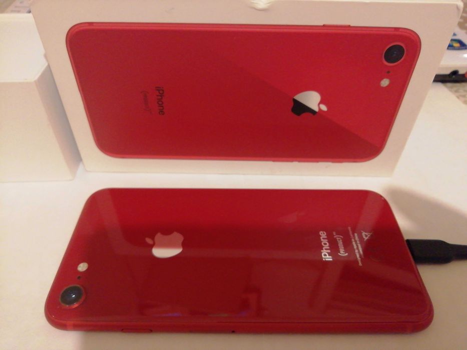 Telefon iPhone 8 red, aproape nou