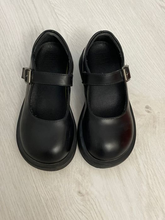 Продам туфли для девочек