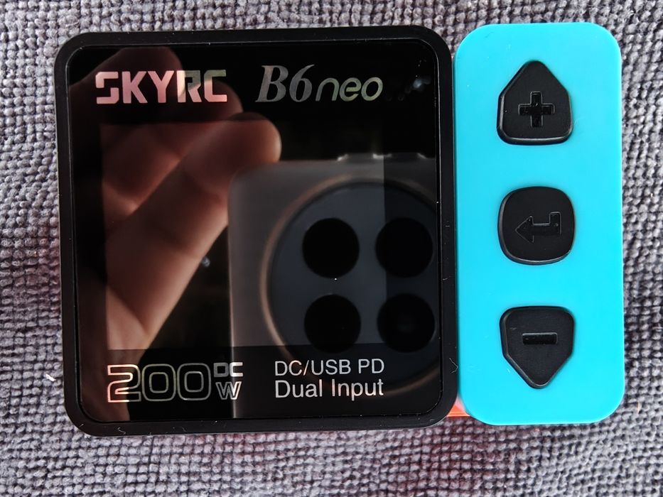 Incaracator acumulatori SkyRc B6 Neo