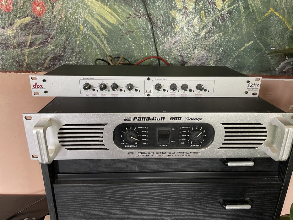 Vand boxe jbl de 3000 w plus statie