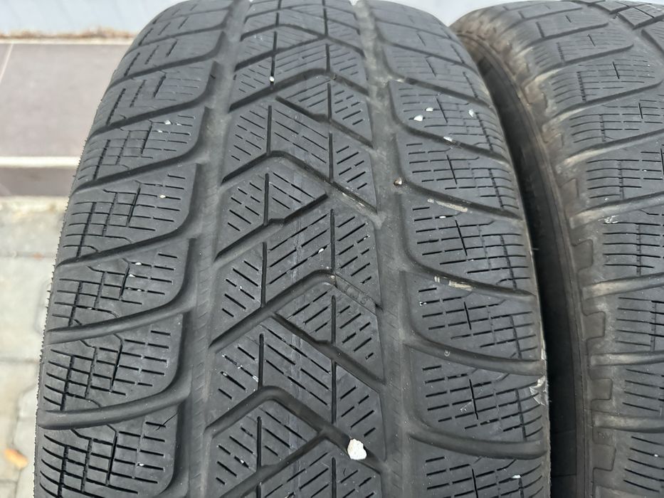2бр Зимни Гуми Pirelli 235/55/18 DOT3221