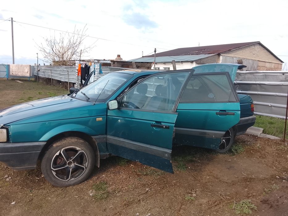 Пассат б3 седан.