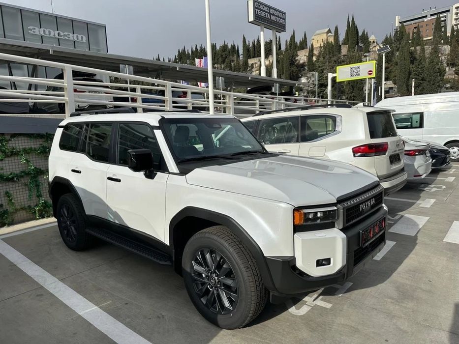 Продам новую Prado 250. Официальный