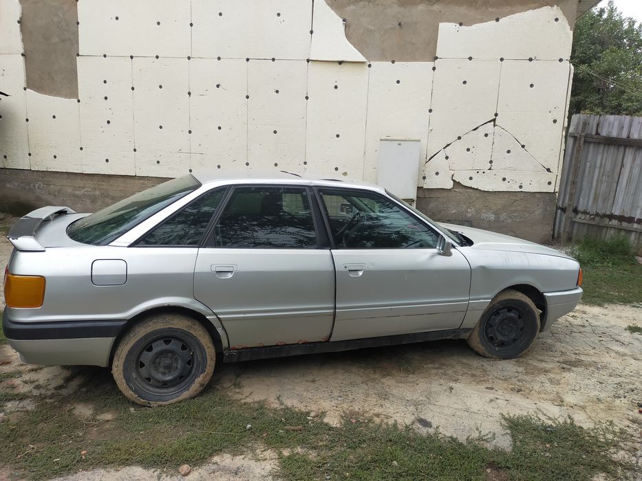 Ауди 80                  .